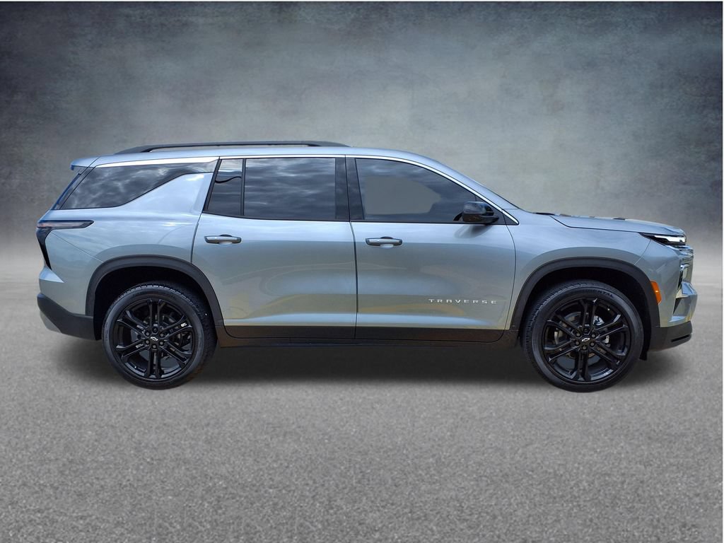 Used 2026 Chevrolet Traverse LT w/ LPO, Floor Liner Package FWD image 6