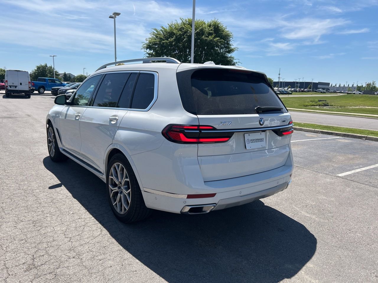 Used 2026 BMW X7 xDrive40i AWD/4WD image 3