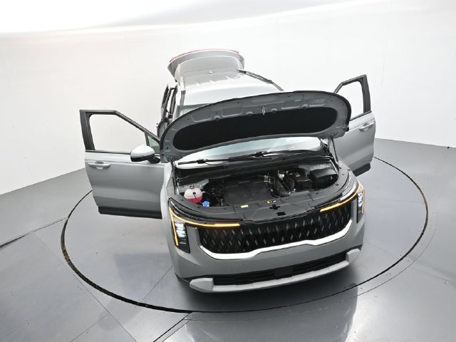 Used 2025 Kia Carnival EX FWD image 59