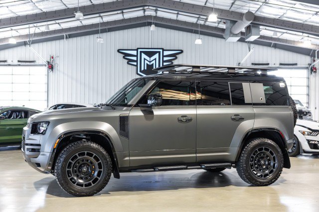 Used 2025 Land Rover Defender 110 AWD/4WD video 1