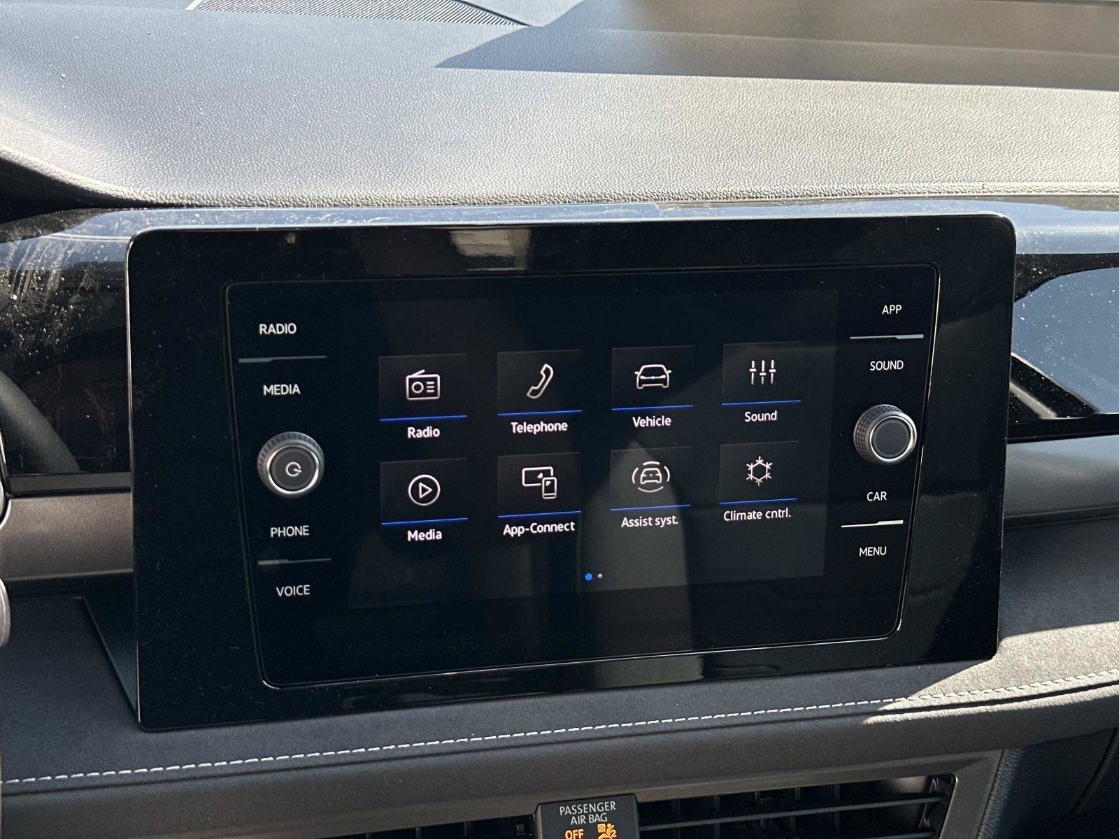 New 2027 Volkswagen Taos SE FWD image 12