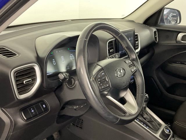 Used 2023 Hyundai Venue SEL image 12