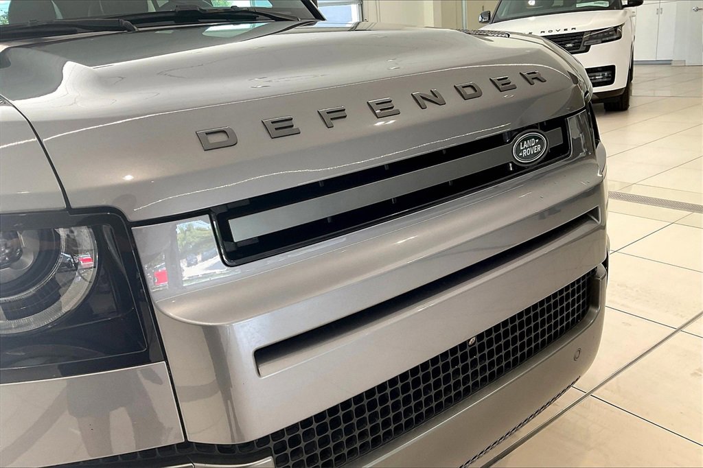 Used 2024 Land Rover Defender 130 Outbound image 28
