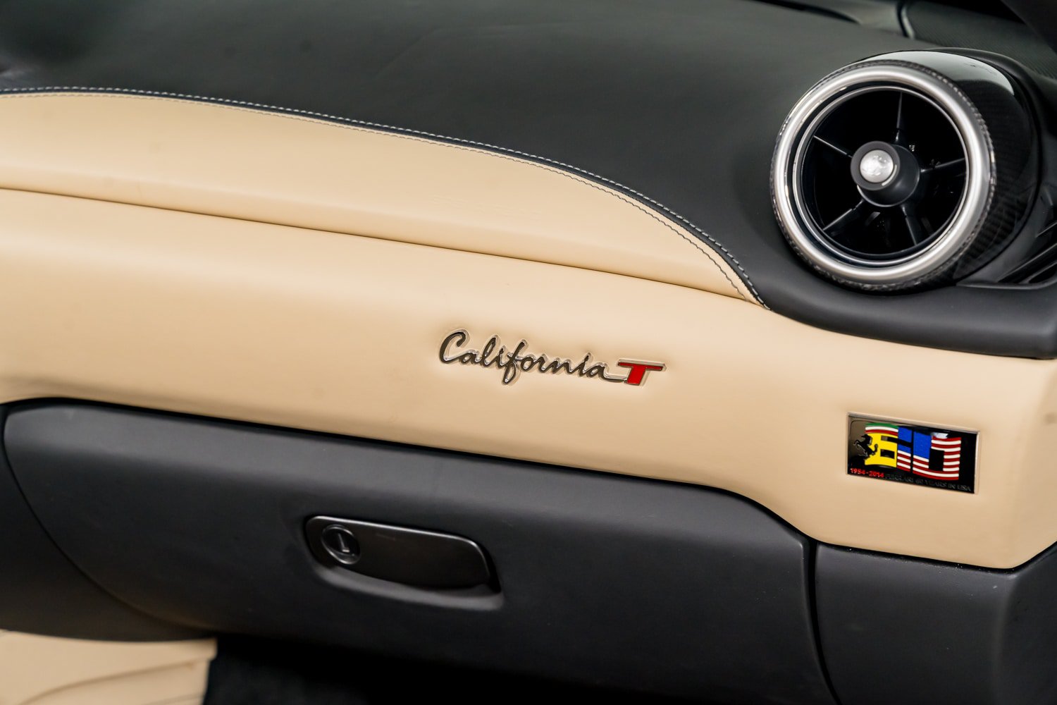 Used 2015 Ferrari California T RWD image 38