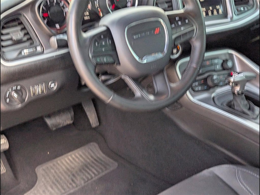 Used 2019 Dodge Challenger SXT image 12