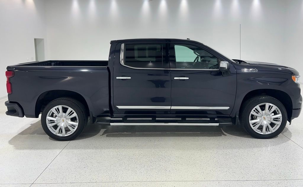 Used 2023 Chevrolet Silverado 1500 High Country w/ High Country Premium Package image 6