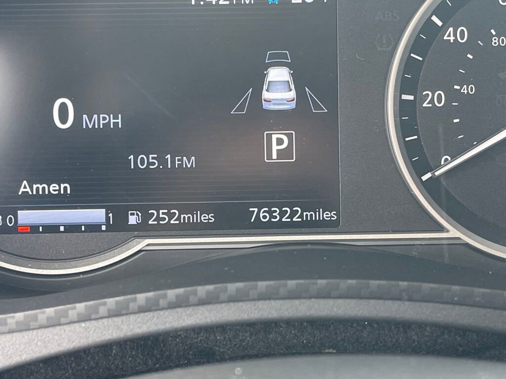 Used 2021 Nissan Versa SV image 3