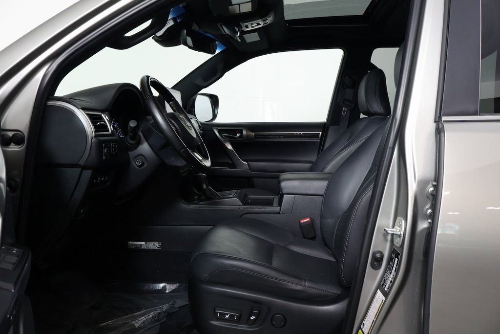 Used 2023 Lexus GX 460 Luxury w/ Off Road Package image 10