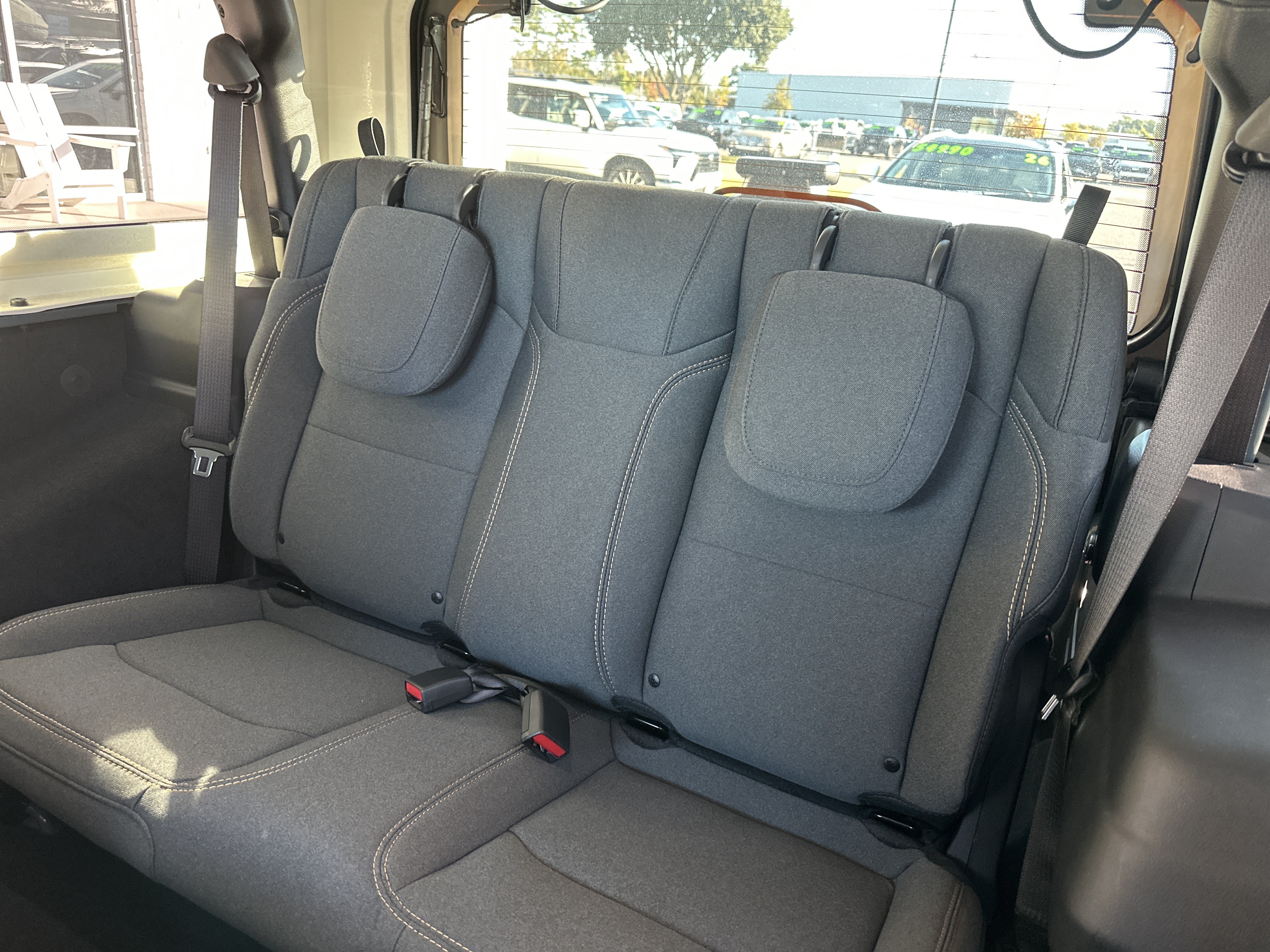 Used 2025 Jeep Wrangler Sport AWD/4WD image 12