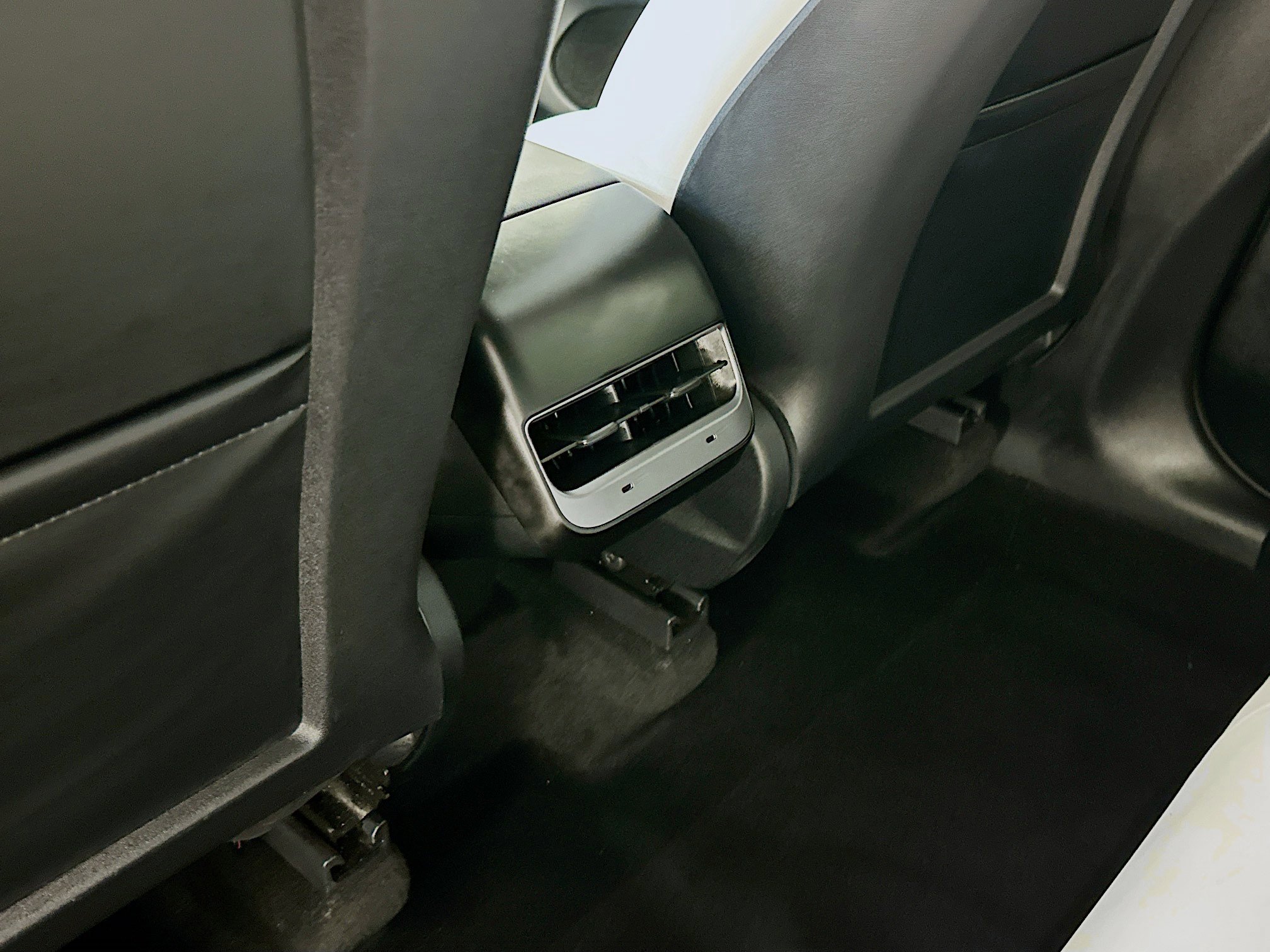 Used 2024 Tesla Model Y Long Range image 27