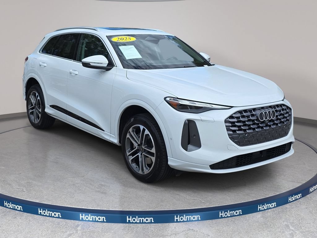 Certified 2025 Audi Q5 Premium w/ Convenience Package AWD/4WD image 4
