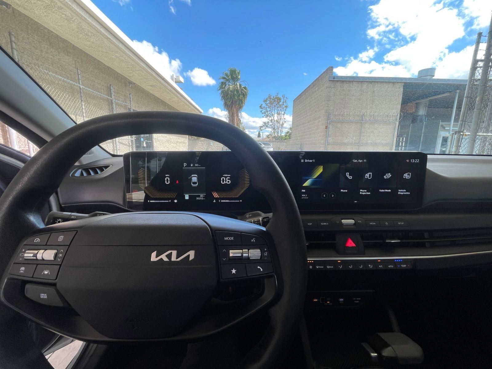 Used 2025 Kia K4 LXS image 33