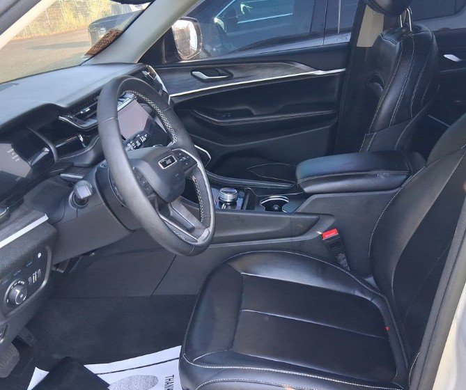 Used 2023 Jeep Grand Cherokee 4WD 4xe image 6