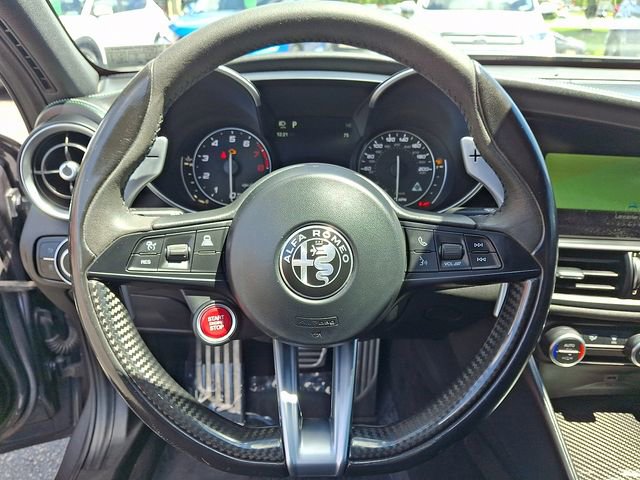 Used 2017 Alfa Romeo Giulia Quadrifoglio RWD image 21