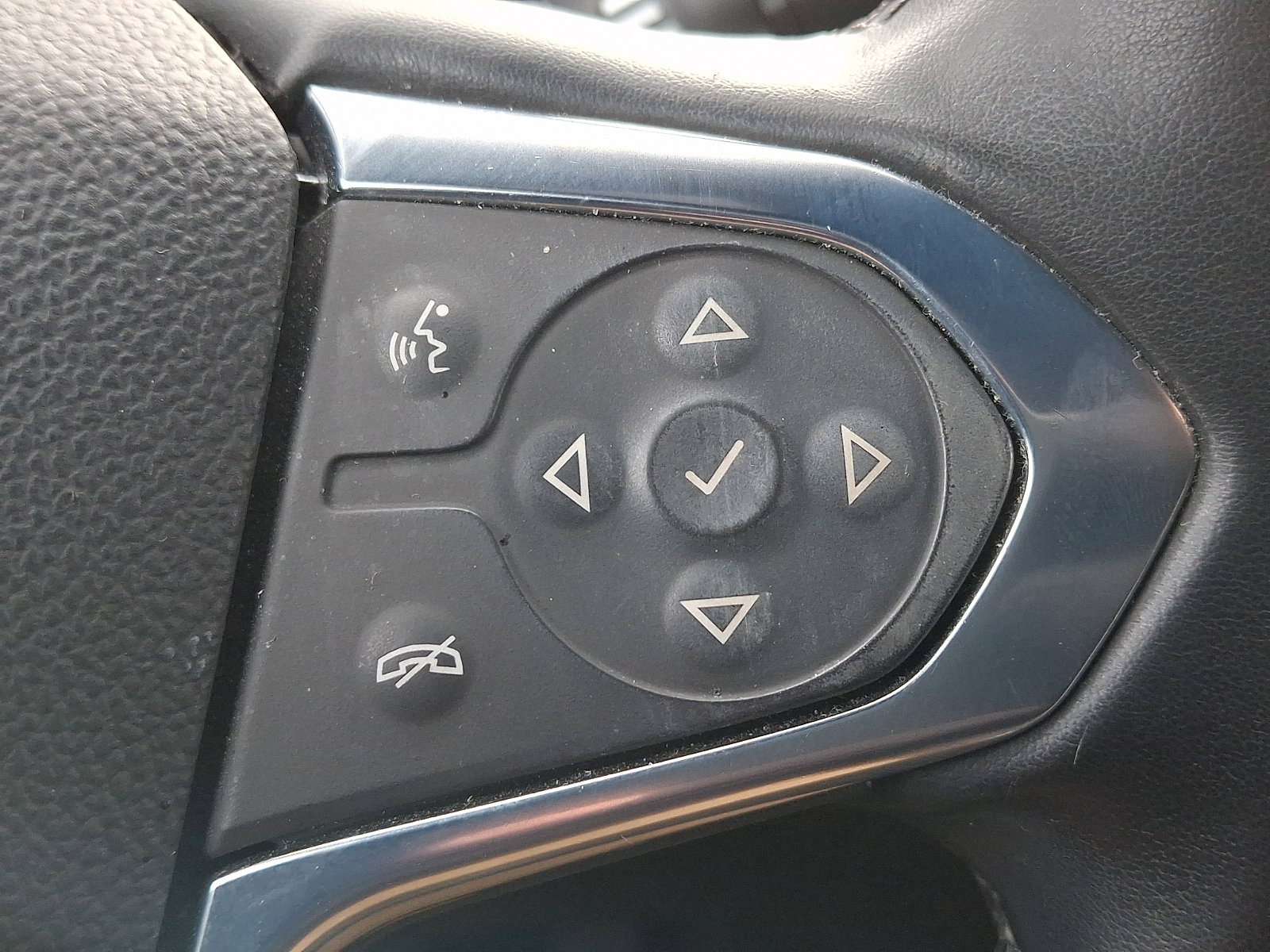 Certified 2023 Chevrolet Traverse LT image 23