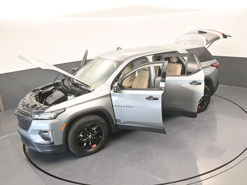 Used 2023 Chevrolet Traverse LS image 62