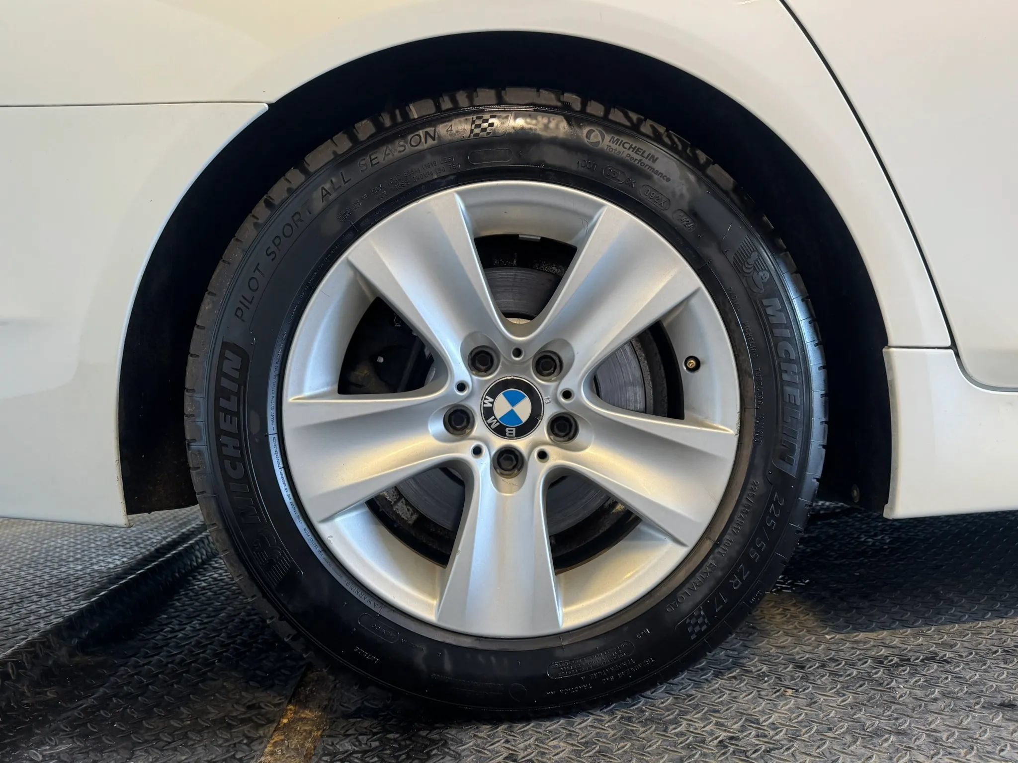 Used 2011 BMW 528i Sedan RWD image 27