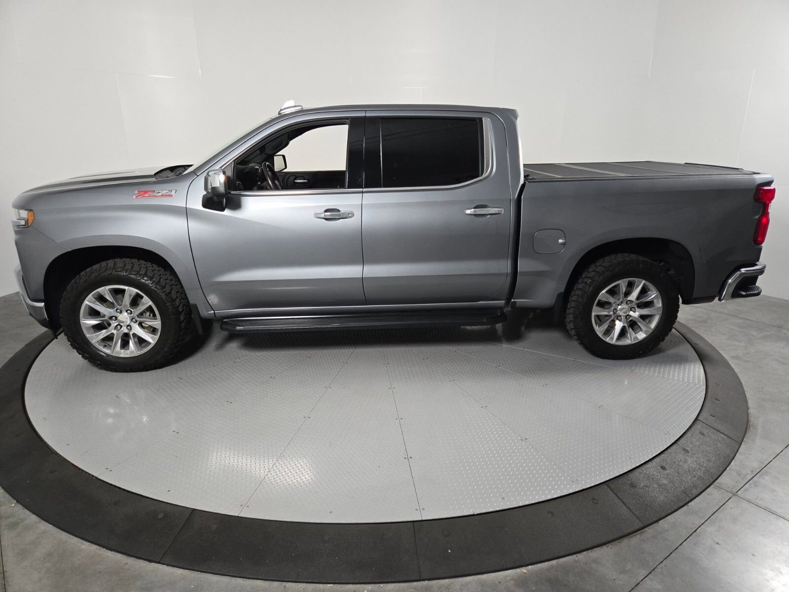 Used 2019 Chevrolet Silverado 1500 LTZ w/ LTZ Premium Package AWD/4WD image 34