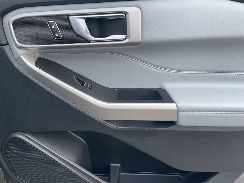 Used 2023 Ford Explorer XLT w/ Equipment Group 202A image 24