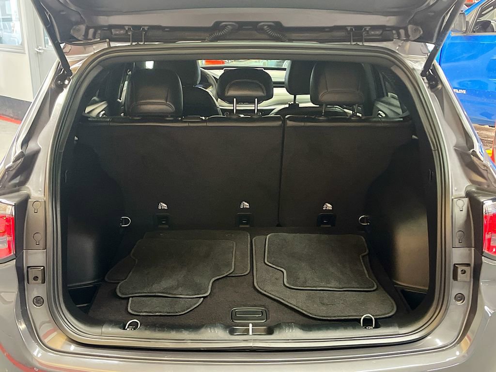 Used 2024 Jeep Compass Limited image 26