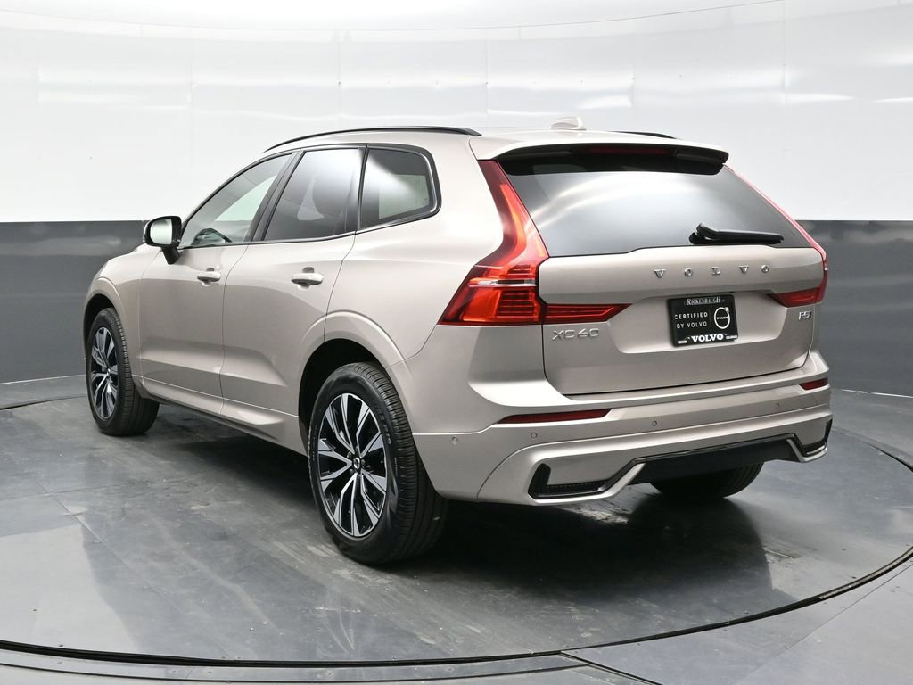 Used 2025 Volvo XC60 B5 Plus image 5