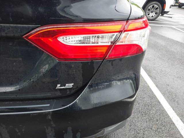 Used 2018 Toyota Camry LE FWD image 9