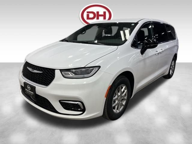 New 2026 Chrysler Pacifica Select FWD image 8