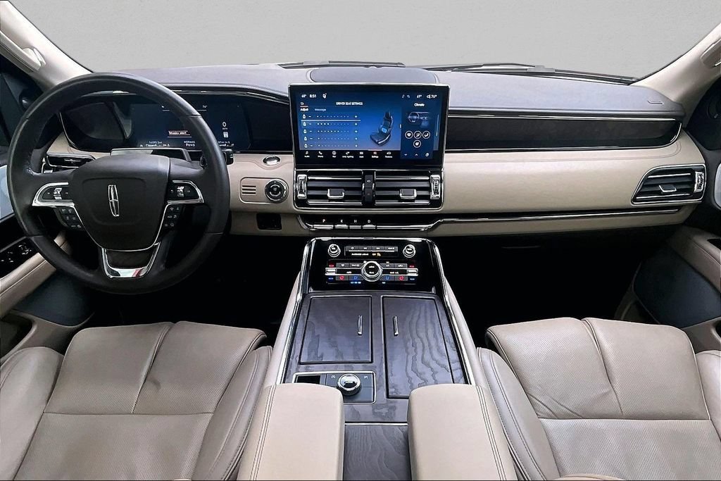 Used 2024 Lincoln Navigator Reserve AWD/4WD image 8
