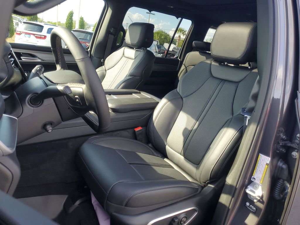 New 2025 Jeep Wagoneer Series II w/ Convenience Group I image 4