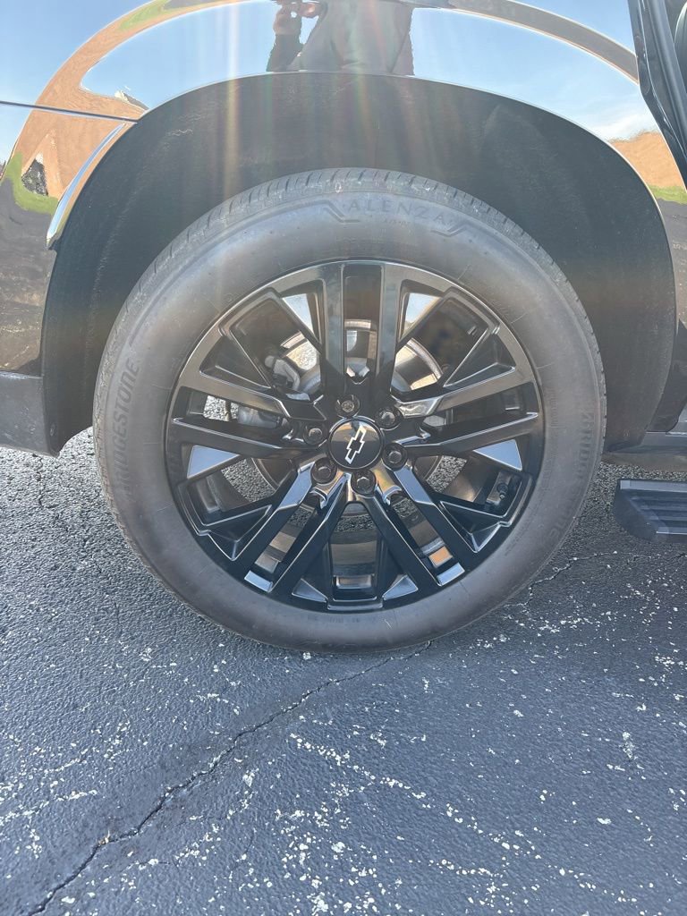 Used 2023 Chevrolet Tahoe High Country AWD/4WD image 11