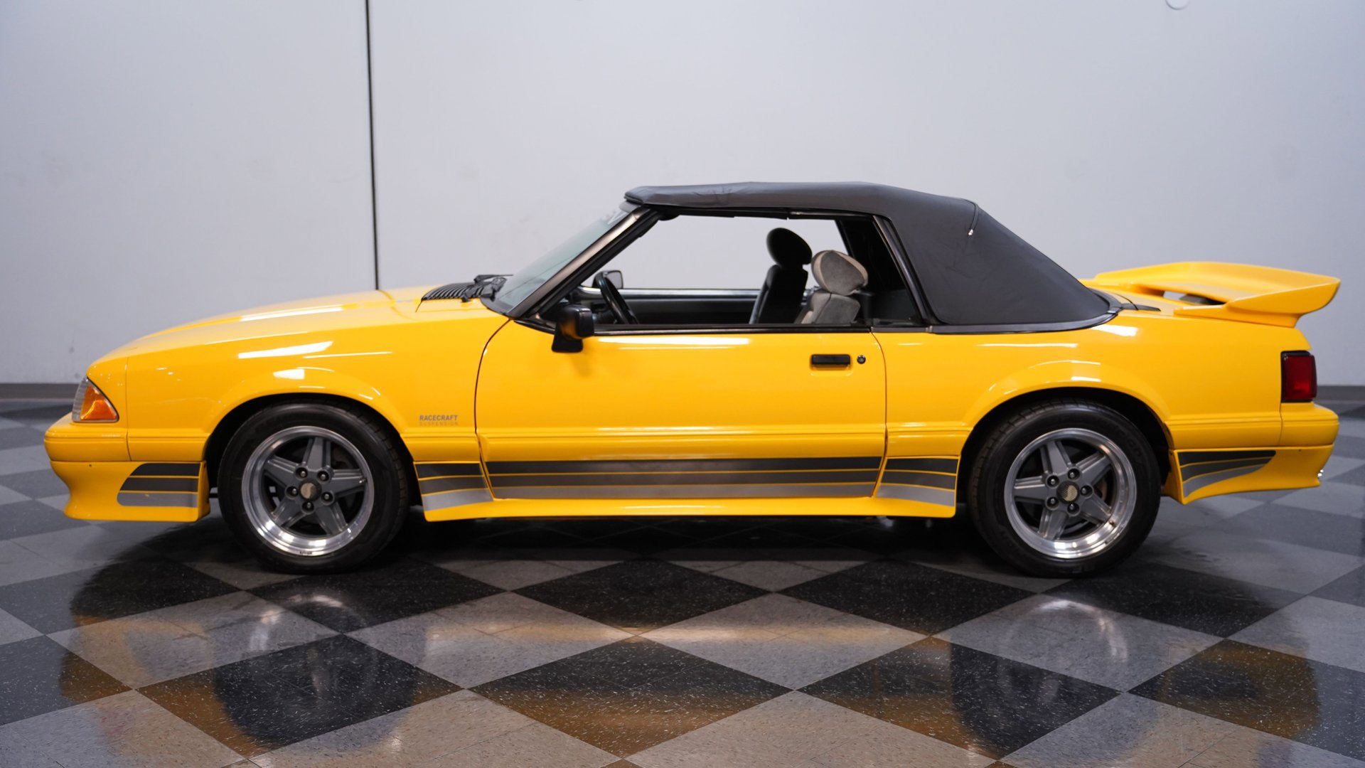 Used 1989 Ford Mustang LX image 2