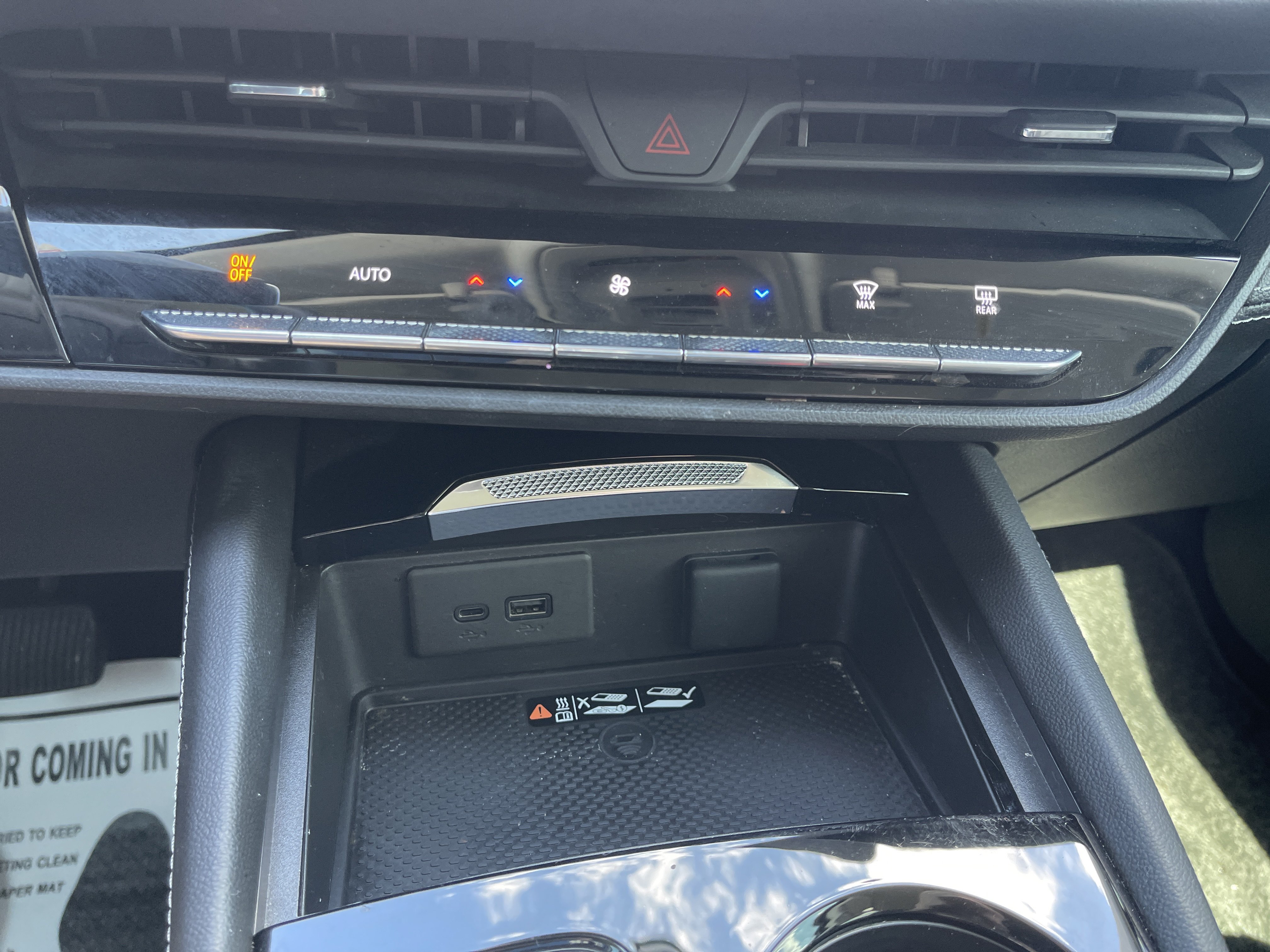 Used 2024 Buick Envision Avenir AWD/4WD image 28