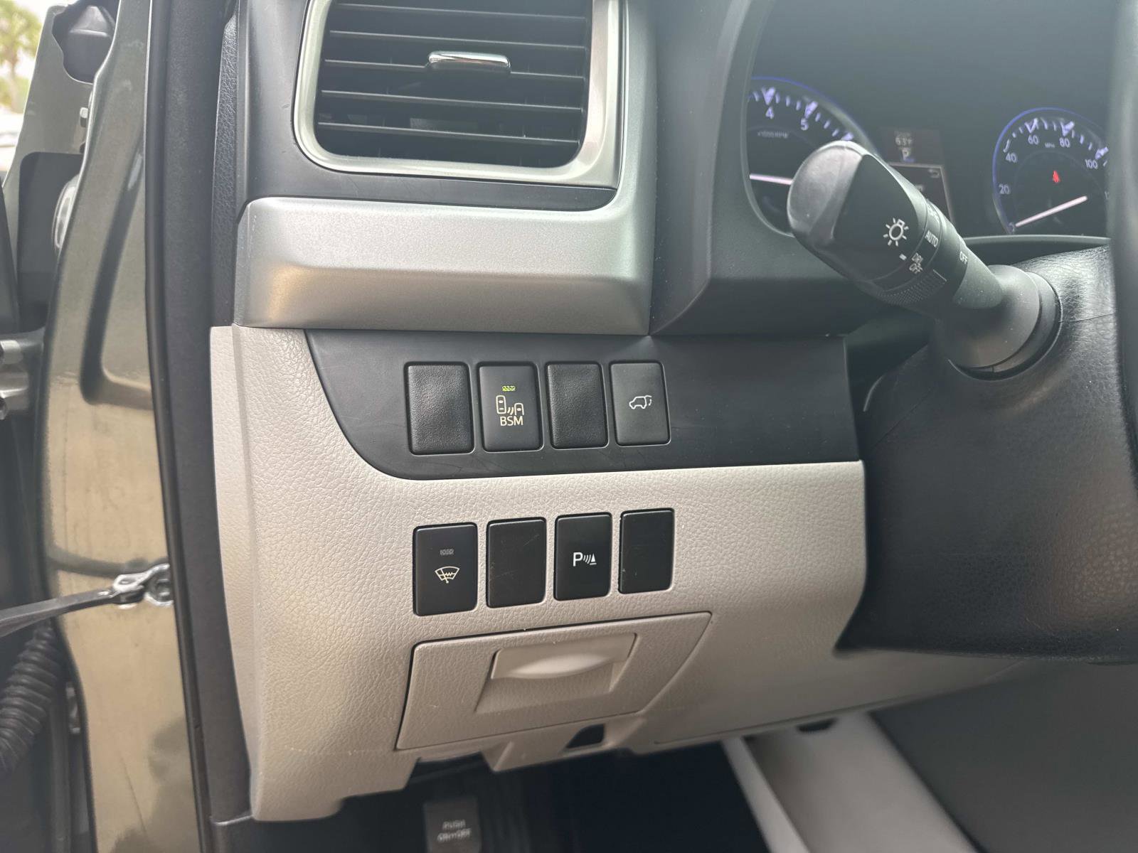 Used 2014 Toyota Highlander Limited image 34