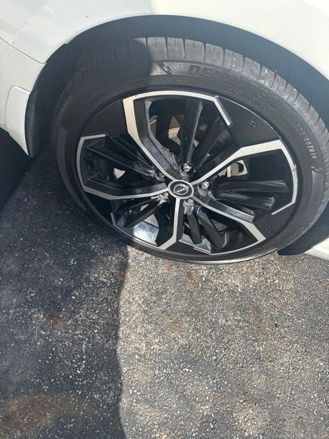 Used 2023 Nissan Altima 2.5 SR w/ SR Premium Package FWD image 7