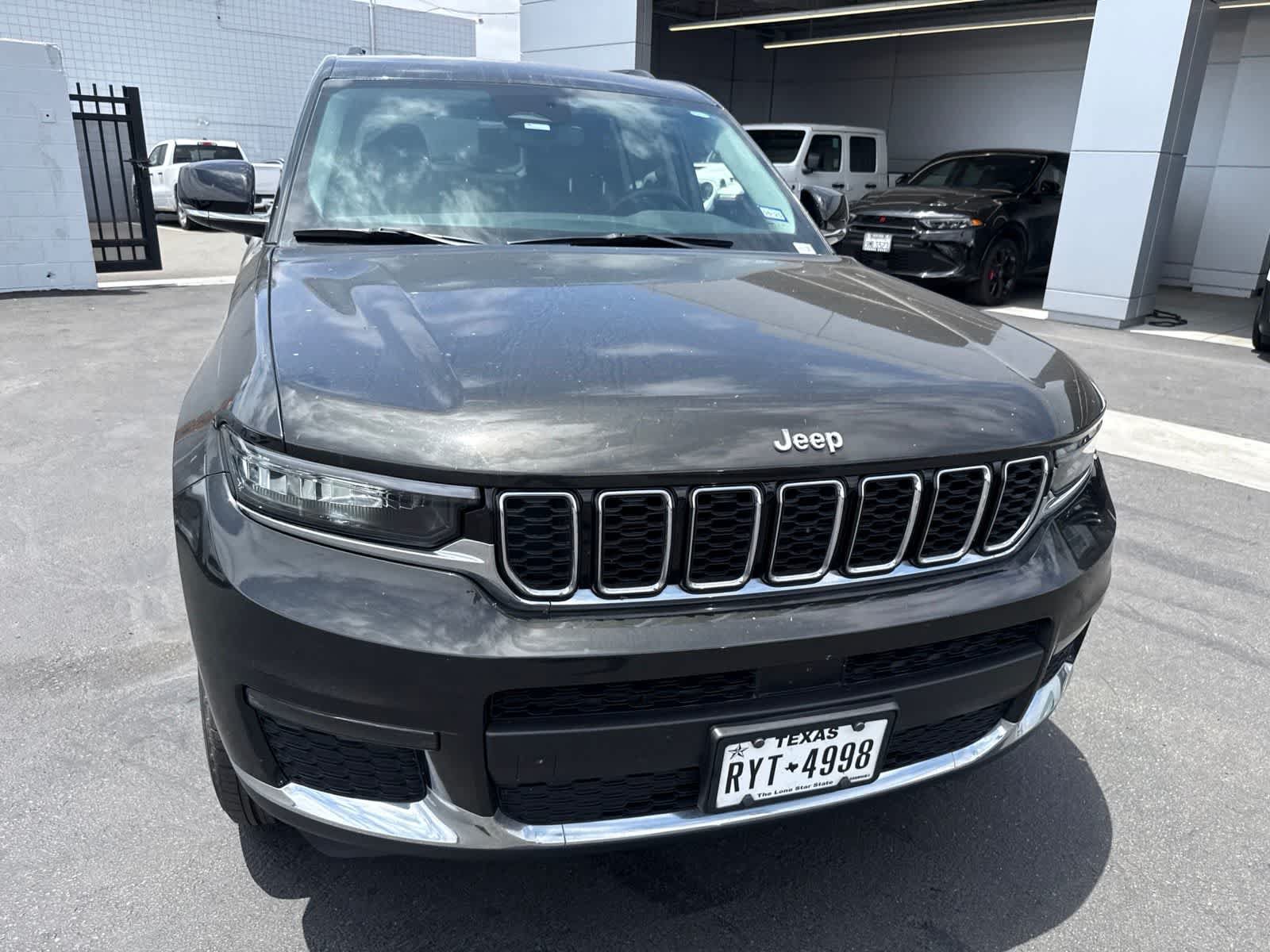 Used 2022 Jeep Grand Cherokee L Limited AWD/4WD image 6