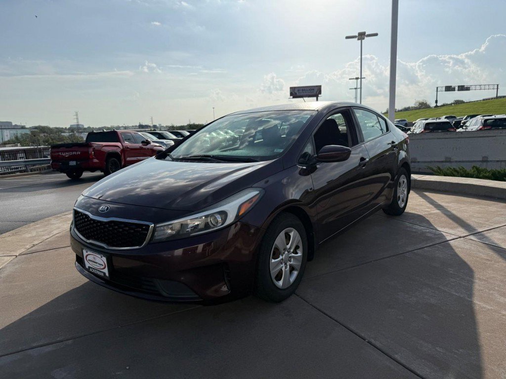 Used 2017 Kia Forte LX image 10