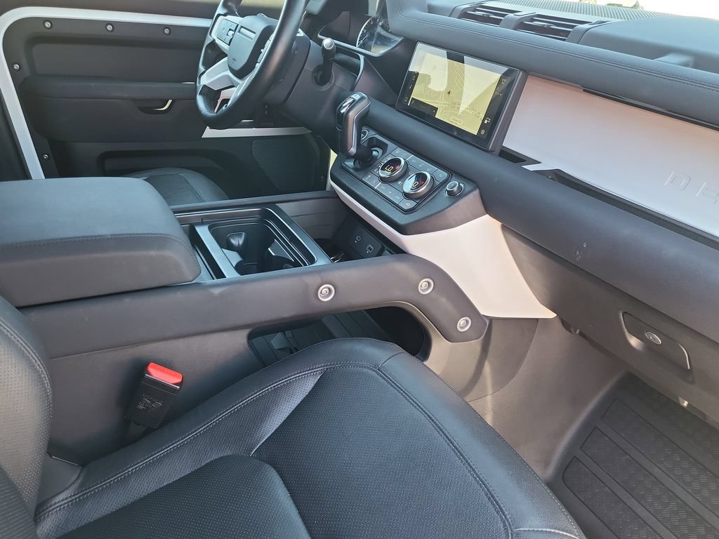 Used 2023 Land Rover Defender 110 SE AWD/4WD image 20
