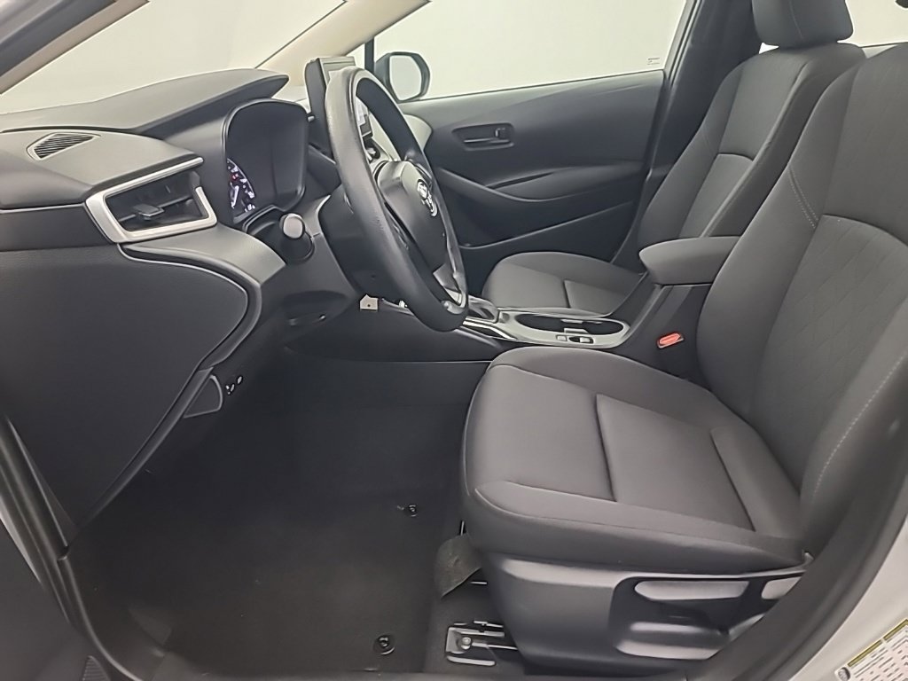 Used 2025 Toyota Corolla LE FWD image 22