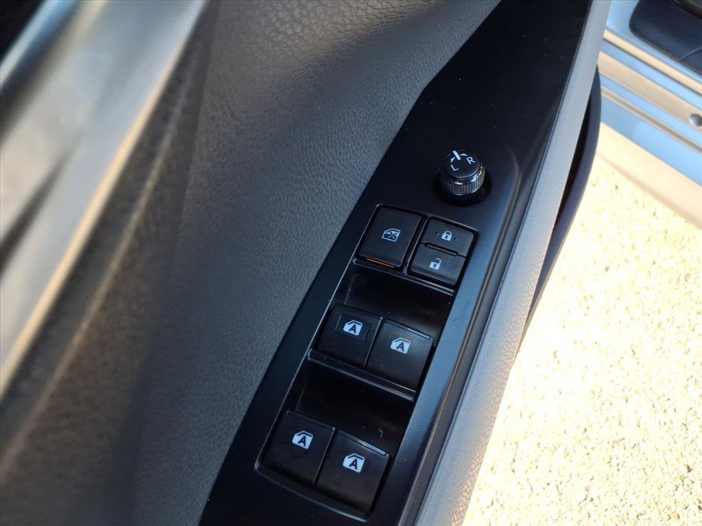 Used 2020 Toyota Camry LE image 18