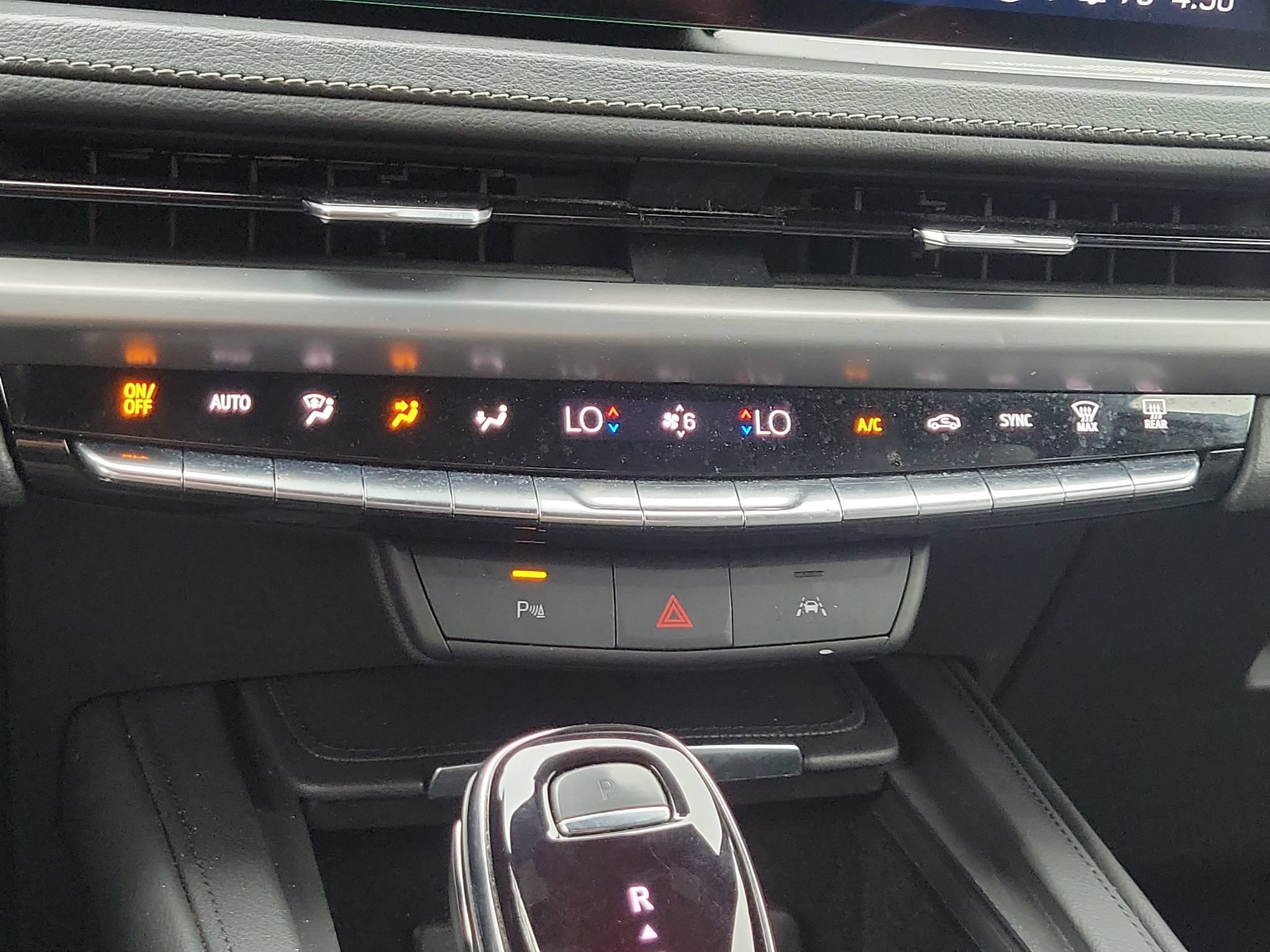 Used 2024 Cadillac XT4 Premium Luxury FWD image 19