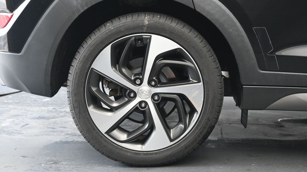 Used 2016 Hyundai Tucson Limited w/ Option Group 03 FWD image 9