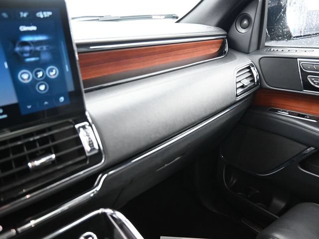 Used 2024 Lincoln Navigator Reserve AWD/4WD image 29