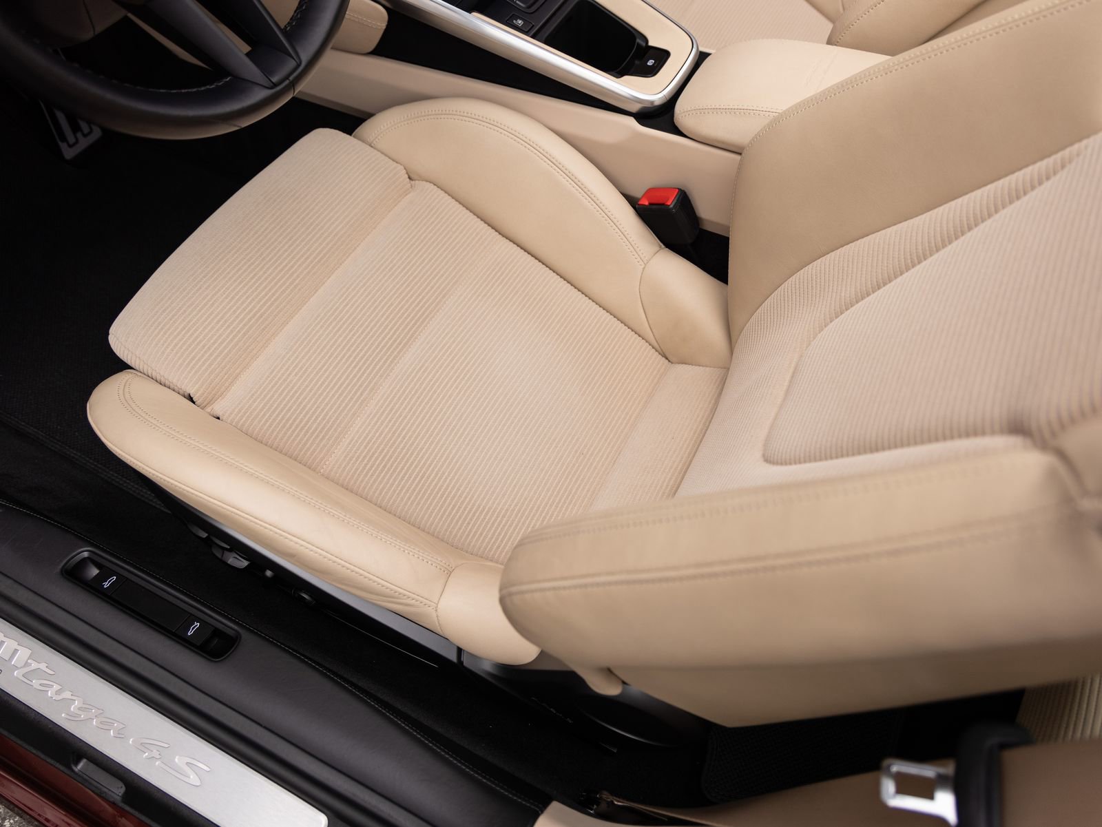 Certified 2021 Porsche 911 Targa 4S Heritage Design image 23