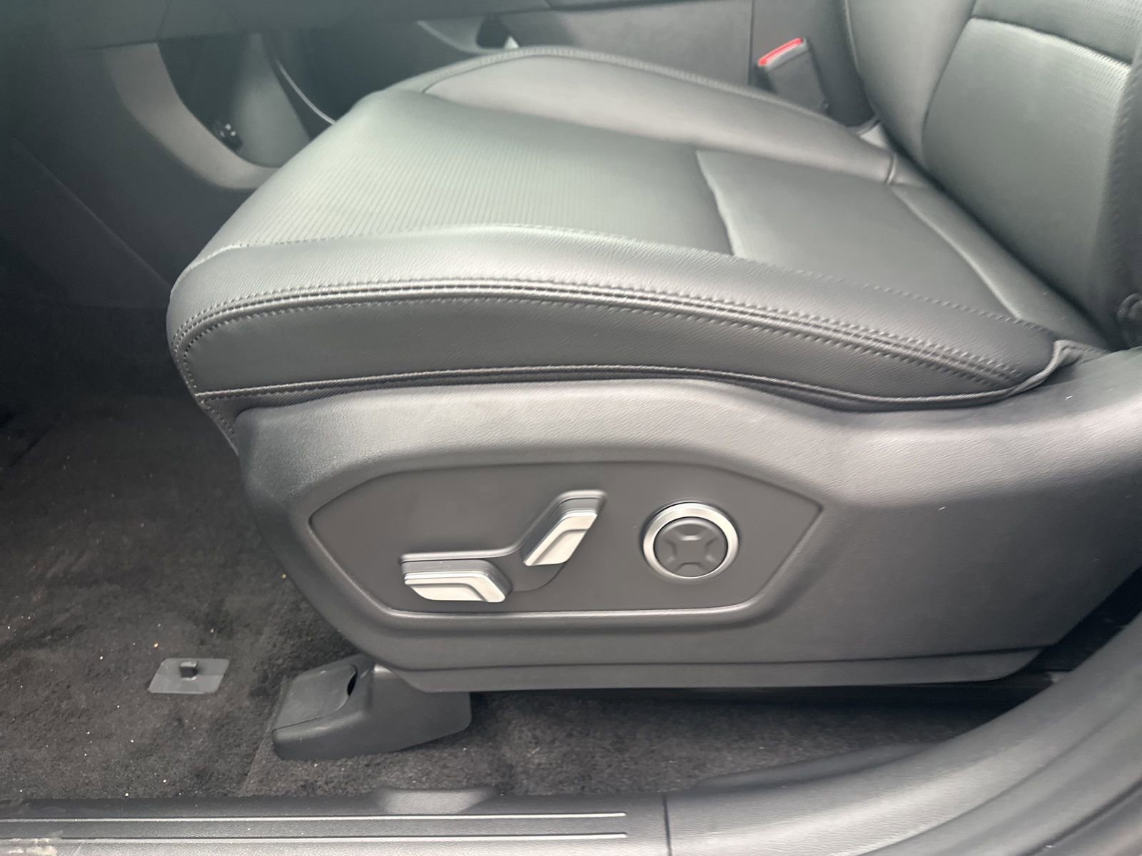 New 2026 Hyundai Santa Fe Limited image 11