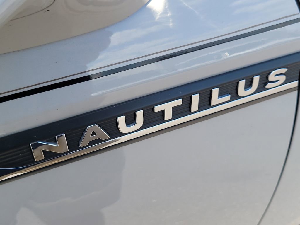 Used 2023 Lincoln Nautilus AWD image 6