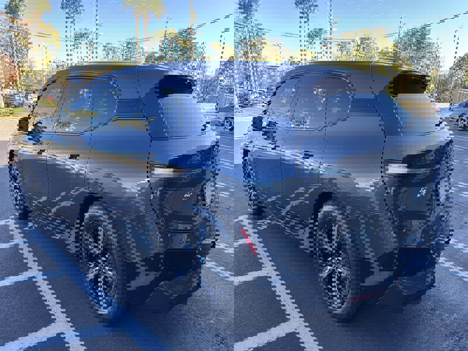 Certified 2025 BMW iX xDrive50 w/ Premium Package image 5