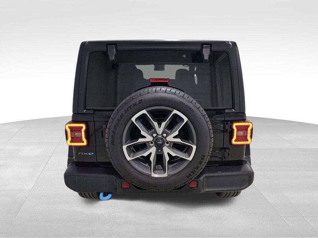 Used 2024 Jeep Wrangler Unlimited w/ Convenience Group AWD/4WD image 3