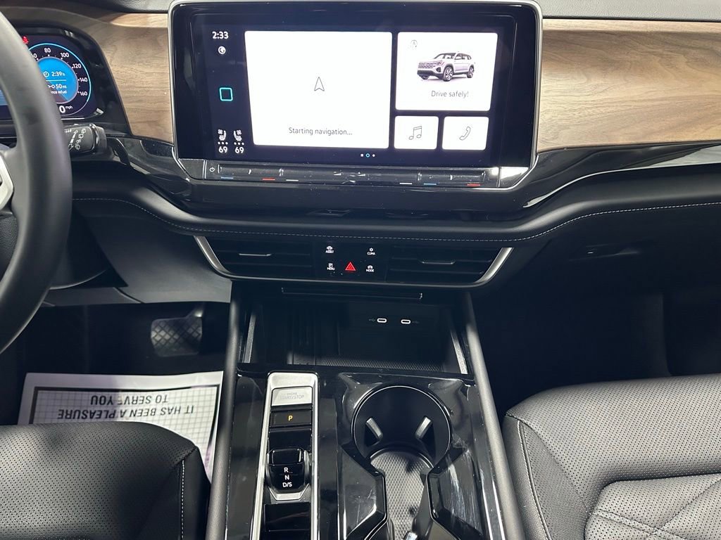 Used 2025 Volkswagen Atlas SE image 25