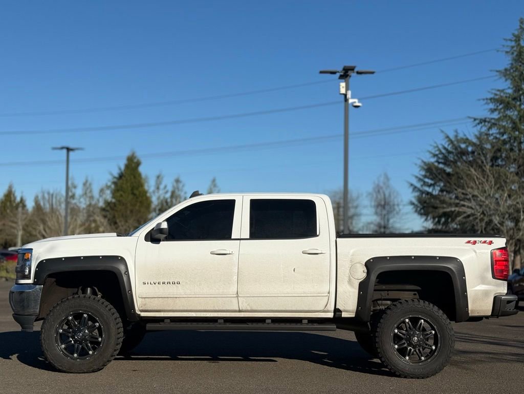 Used 2018 Chevrolet Silverado 1500 LT w/ LT Eassist Package image 2
