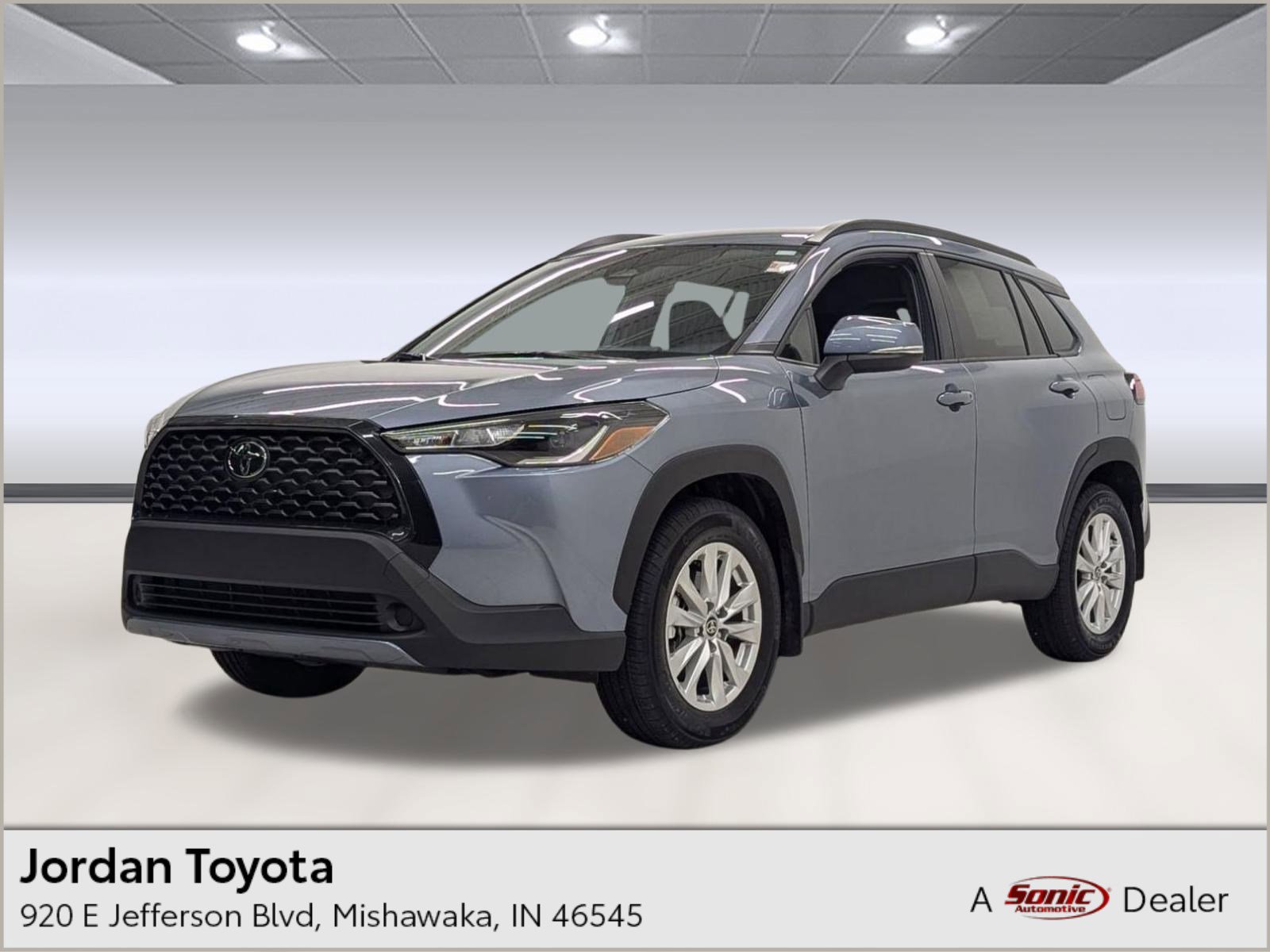 Used 2024 Toyota Corolla Cross LE image 1